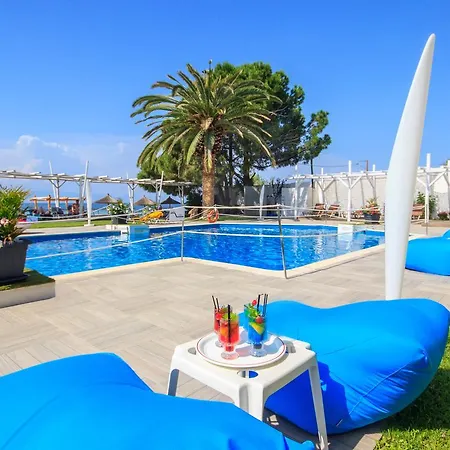 Socrates Plaza Aparthotel