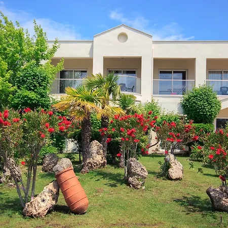 Aparthotel Socrates Plaza 2*