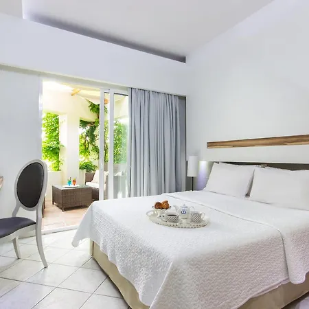 Socrates Plaza Aparthotel