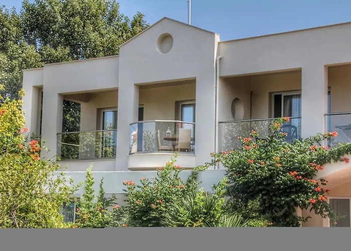 Hotel apartamentowy Socrates Plaza Prínos